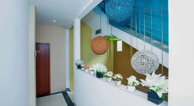 RedDoorz near Paris Van Java Mall 2