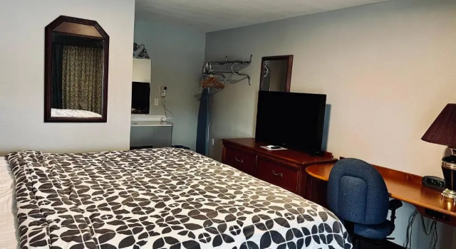 Люкс Ozark Inn & Suites