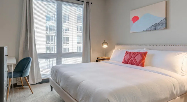 Kasa Family Friendly Westown 2BD Amenity Access Milwaukee, Забронировать Апартаменты/квартира Апартаменты Милуоки, рядом с Aurora Sinai Medical Center, Апартаменты/квартира