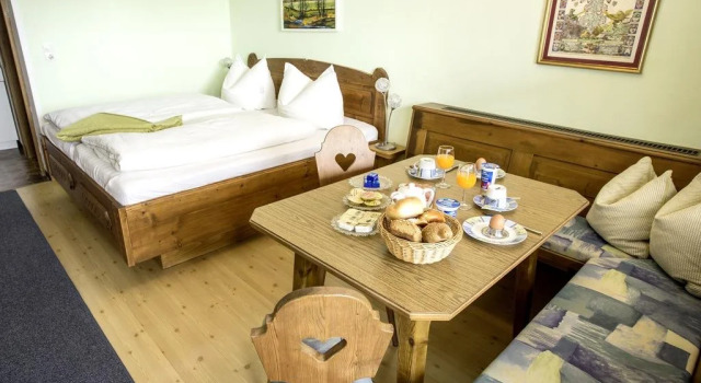 Gästehaus Gastl, Rezervovat Penzión Hotely v Tyrolsko se snídaní, Snídaně