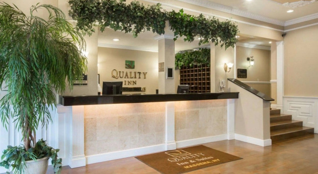 Quality Inn, Buchen Sie Hotel Massena New York State