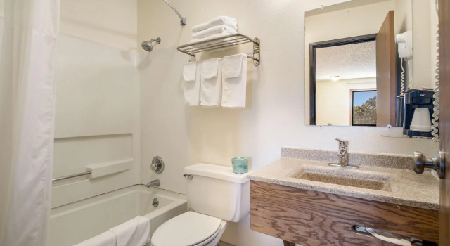 Двухместный люкс Americas Best Value Inn & Suites Harrisonville