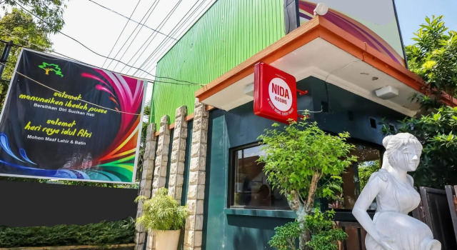 NIDA Rooms Pelajar Palace Ngaglik, Book Hotel Hotels in Ngaglik with a Pool, Swimming Pool