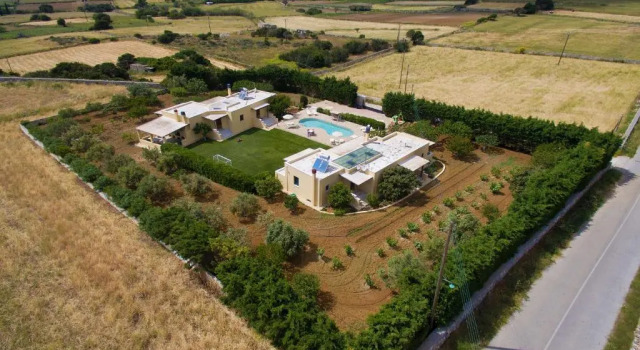 Коттедж с 3 комнатами Naxos Cottage