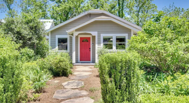 Коттедж Downtown Brevard Home: Walk to Bars & Breweries!