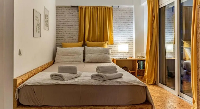 Downtown Yellow Studio - Central Secret Nest