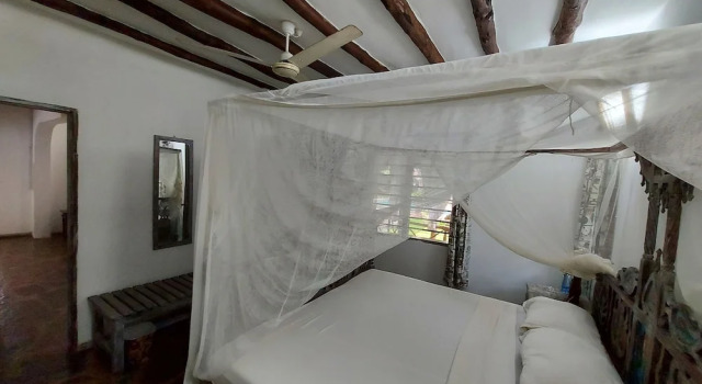 Marine Holiday House, Забронировать Отель Отели Малинди 3 звезды, рядом с Betty's Boutique, 3*