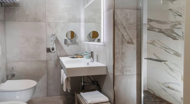 Номер Comfort B&B Primrose Residence Hotel