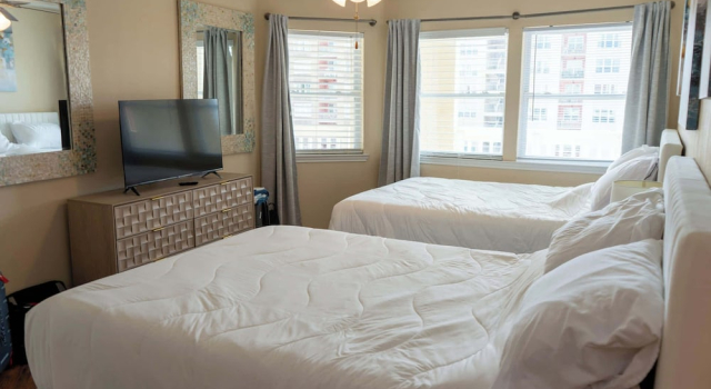 Fresh &bright 1BR Condo - Poolview & Steps to Beach, Buchen Sie Ferienwohnung Padre Island USA