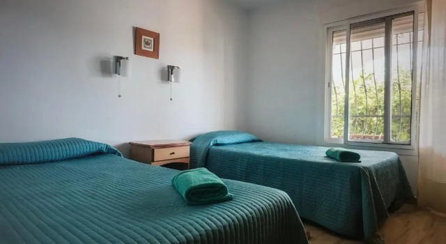 Marbella beautiful renovated villa 5 bedrooms, 3 bathrooms, private heated pool, close beach plage, 10 to 12 people, ping pong, private pétanque, Забронировать Вилла Марбелья Коста-дель-Соль, рядом с Arco de Marbella