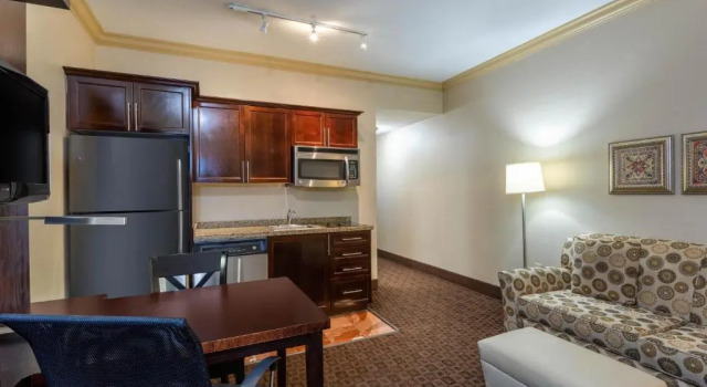Люкс Hawthorn Extended Stay by Wyndham West Palm Beach Airport