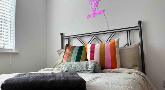 1-bed Apartment in Greater London Next to Station, Buchen Sie Ferienwohnung London Großraum London