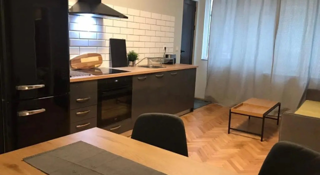 Апартаменты EU metro station, City Center, lovely 3-bedroom apartment, free parking