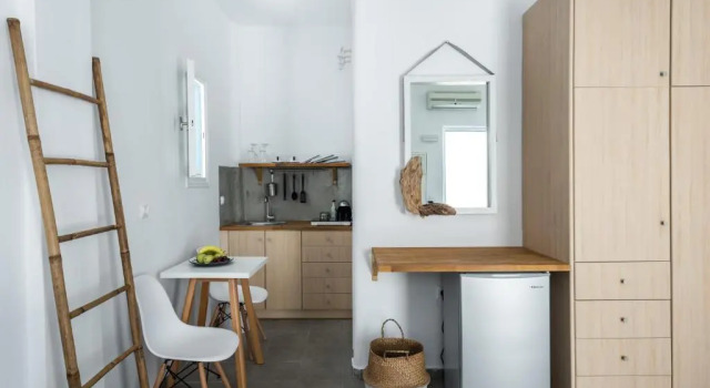 Студия White and Grey Chora