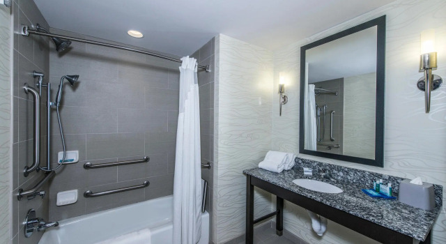 Двухместный номер Standard Holiday Inn Express & Suites Charleston Arpt-Conv Ctr Area by IHG