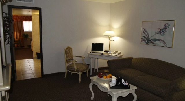 Люкс c 1 комнатой Ramada by Wyndham Viscount Suites Tucson East