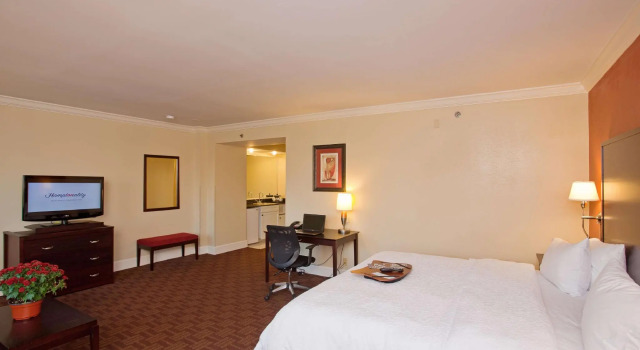 Двухместный люкс Hampton Inn & Suites Stamford