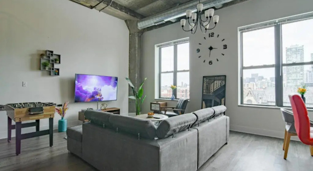 Апартаменты McCormick place luxury Penthouse Duplex with personal rooftop with optional parking for 8 guests