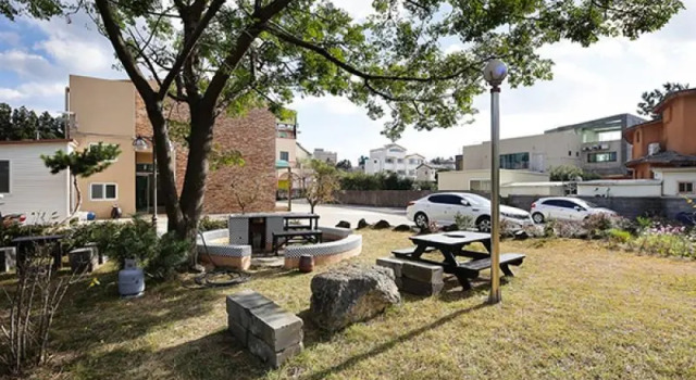 Jeju Cheonjaeyeon Recreation Pension, Забронировать Отель Отели Согвипхо с парковкой, Парковка