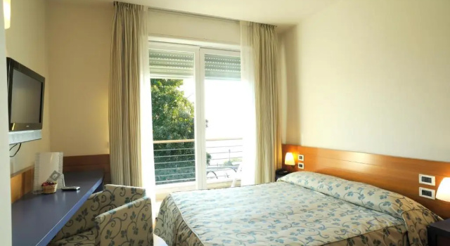 Двухместный номер Standard с балконом и с видом на море Hotel Le Roi