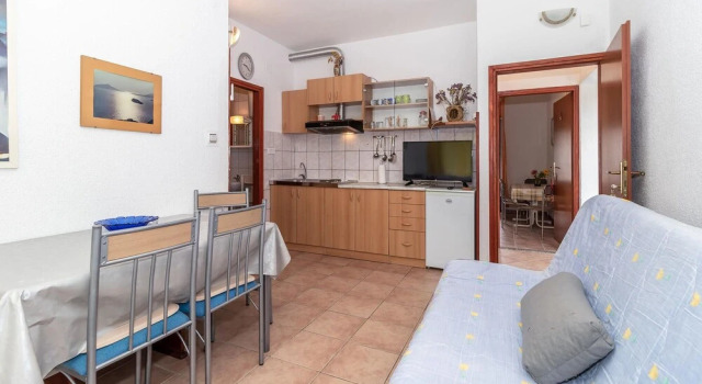 Awesome Home in Klenovica With Wifi and 1 Bedrooms, Rezervovat Hotel Hotely v Klenovica s parkováním, Parkování