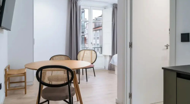 Студия с балконом Limehome Santiago de Compostela