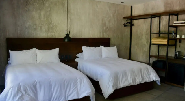 Четырёхместный номер Standard с балконом и с видом на сад Fishers House Hotel Avándaro