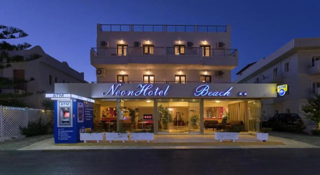 Трёхместный номер Standard Neon Hotel