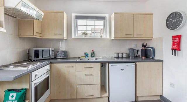 Studio Apartment in Worcester City Centre!, Забронировать Апартаменты/квартира Отели Вустер с парковкой, рядом с Worcestershire County Cricket Club, Парковка