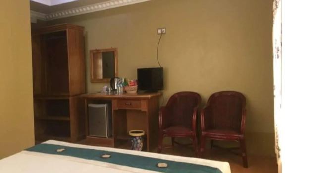 Royal Land Hotel