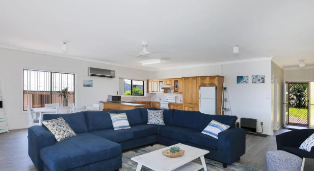 Bayview - Absolute Waterfront with Jetty - 5 Mins to Hyams Beach