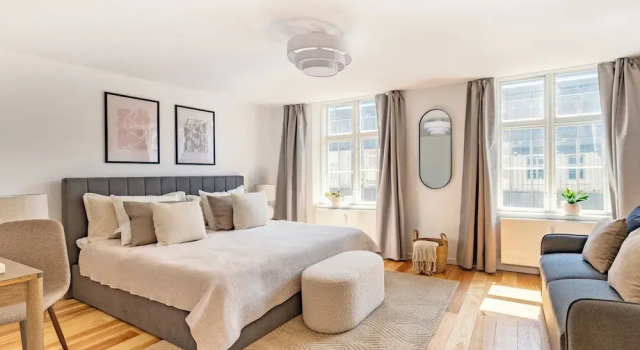 Апартаменты Regent 16- Bright Apartment in City Center