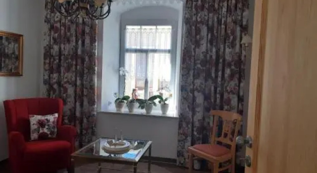 K5-Suites in der Altstadt Annaberg-Buchholz, Забронировать Отель Аннаберг-Буххольц Ore Mountains, рядом с Музей Адама Ризе