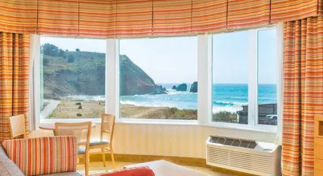 Двухместный полулюкс с видом на океан Fairfield by Marriott Inn & Suites San Francisco Pacifica