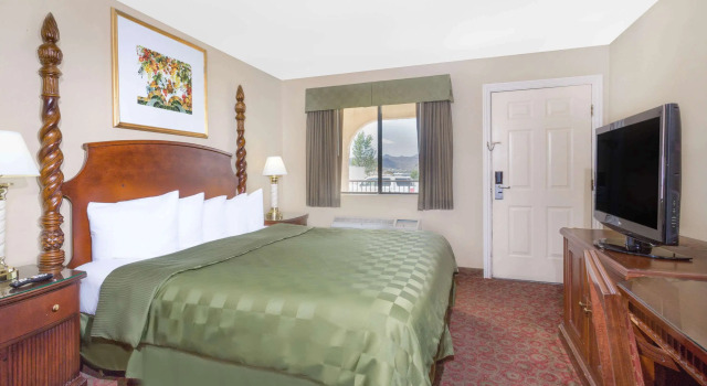 Days Inn by Wyndham Kingman East