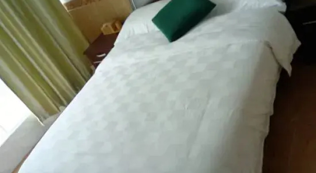 Shenzhen honeyworks homestay, Rezerwuj Hotel Hotele w Shenzhen z parkingiem, Parking
