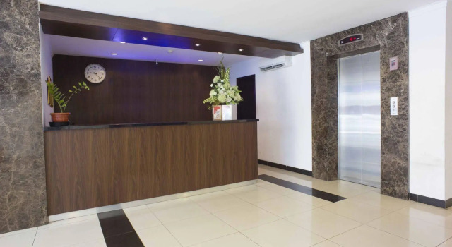 RedDoorz @ Gunung Sahari, Buchen Sie Hotel Hotels in Jakarta mit Parkplatz, in der Nähe von Plaza Atrium, Parkplätze