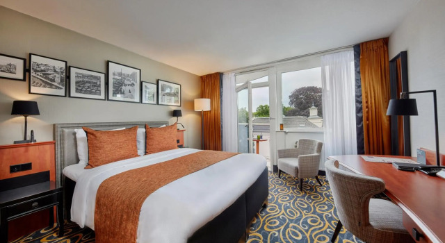 Carlton Square Hotel