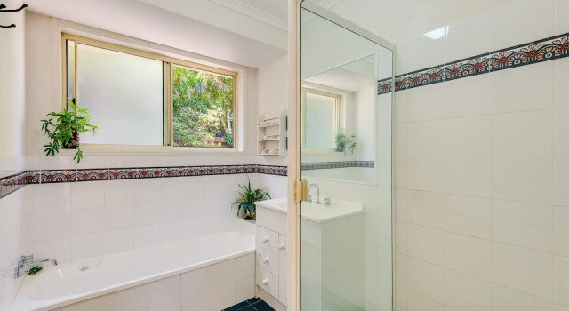 SECRET GARDEN - WiFi - Netflix - Pet Friendly, Забронировать Отель Леннокс-Хед Byron Bay Region