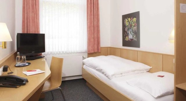 Одноместный номер Standard Hotel Berliner Hof by Coffee Fellows Hotels
