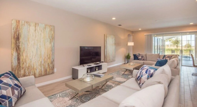 Family Reunion ! Huge Private Pool/spa! 13 Bedroom Home