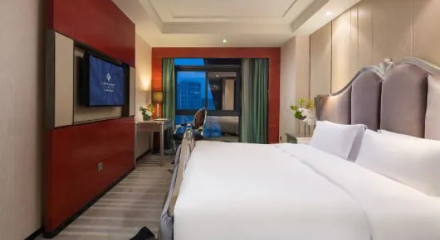 Люкс Deluxe Gold Diamond International Hotel