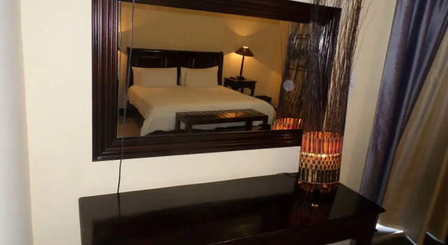 Cologne, Reservar Hotel Silver Lakes Pretoria
