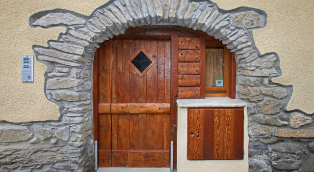 Casa Vacanze Elisa, Забронировать Отель Саузе-д'Ульс Val di Susa, рядом с Горнолыжный курорт Саузе-д’Ульс - Жувансо