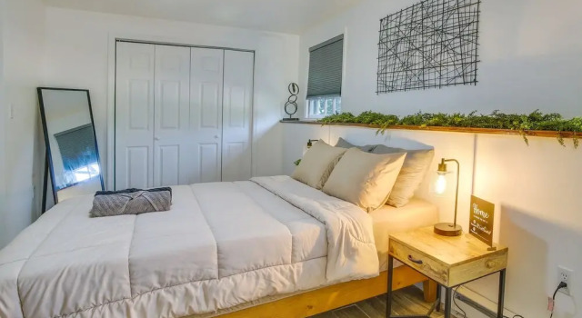 Marlboro Vacation Rental w/ Fire Pit & Yard!, 예약 호텔 Marlboro Ulster County