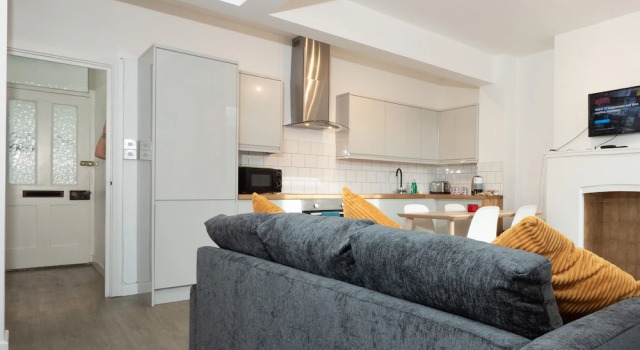 Clyde Road - Brighton - Guest Homes, Забронировать Гостевой дом Брайтон-энд-Хов 