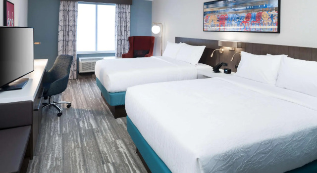 Четырёхместный номер Standard Hilton Garden Inn Madison Downtown, WI
