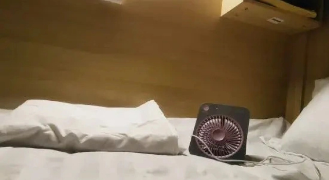 Кровать в общем номере Starry Sky Rooftop Hostel (Wuhan Hanzheng Street Subway Station)