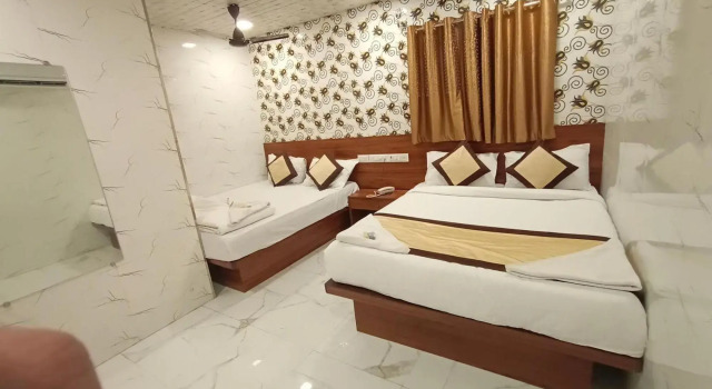 T Junction Residency by OYO Rooms, Забронировать Отель Бандра Мумбай, рядом с Район трущоб Дхарави
