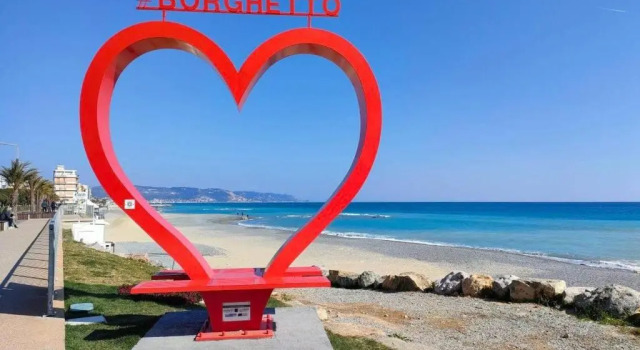 Апартаменты [BORGHETTO S] Convenient location 50m from the SEA